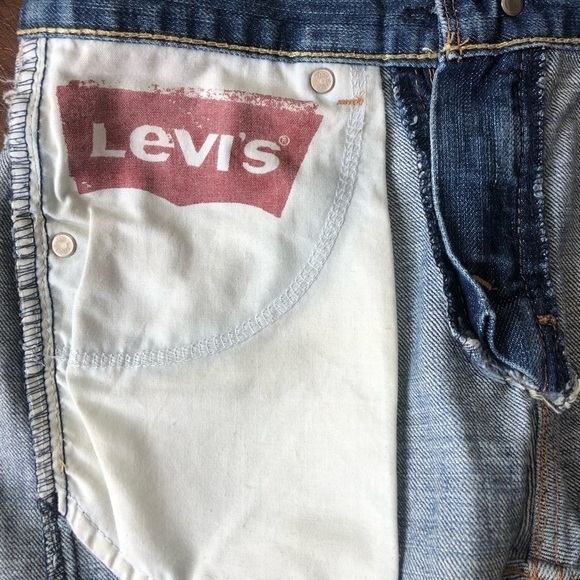 Levi’s 550 Size 26W Relax Fit Women’s Cutoff Shorts Denim Raw Hem - Picture 4 of 9